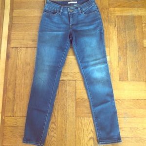 Levi’s 811 Curvy skinny jeans never worn